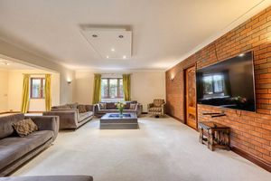 Lounge- click for photo gallery